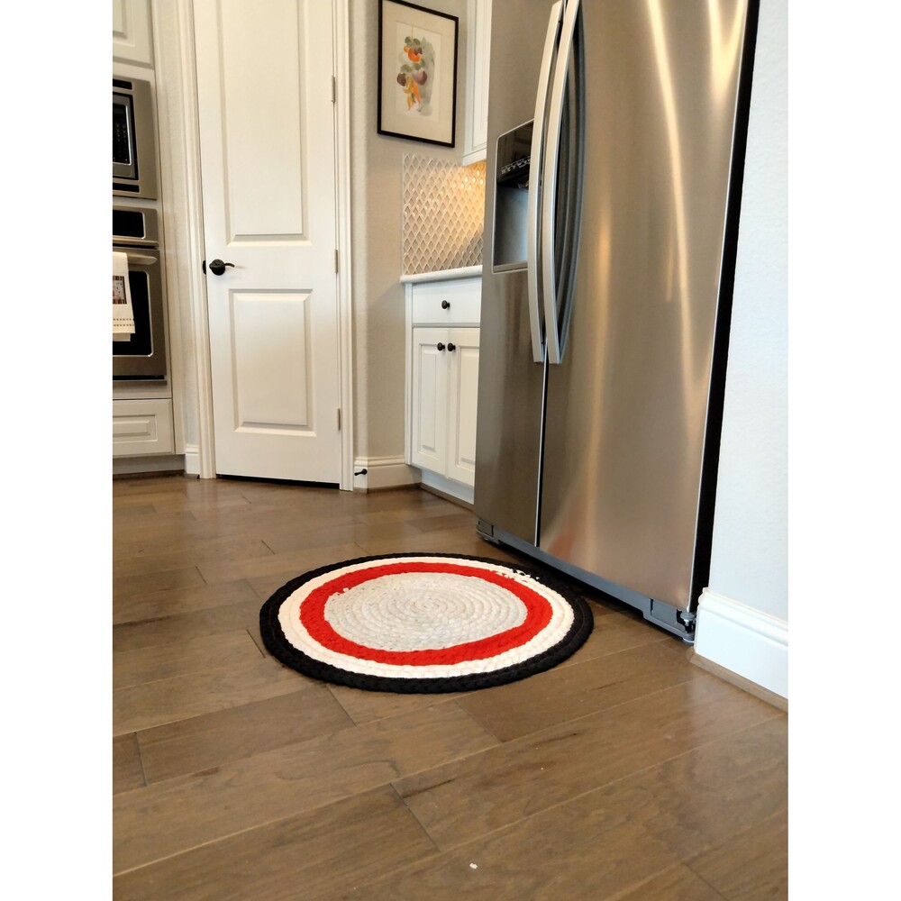 Bullseye Braided Rug Round 32-inch Black White Red Gray - Picture 5 of 6